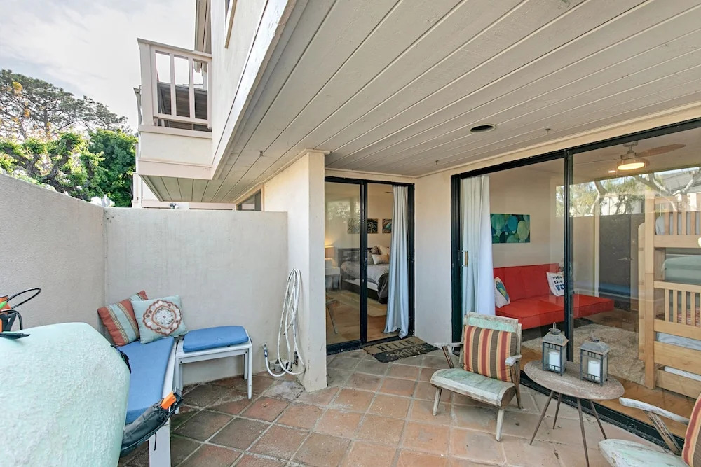 Designer Beach Condo w/ Pool, Spa & Tennis condo