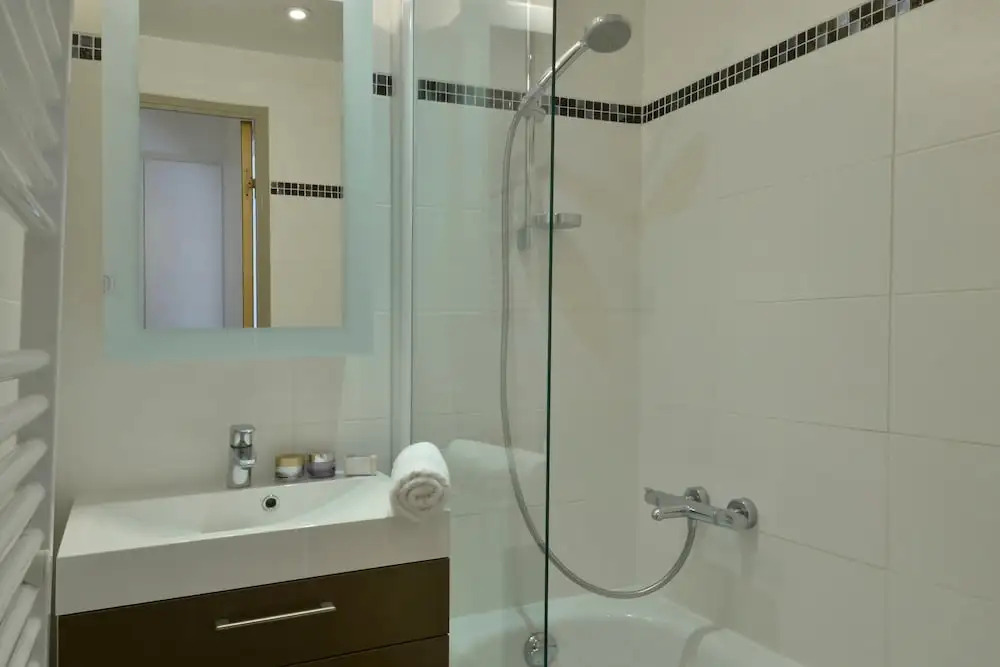Belle Plagne 3 Roomed Apartment for 6 People of 34 mÂ² on the Slopes And422