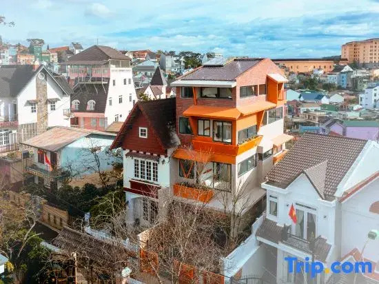 Dalat Frames
