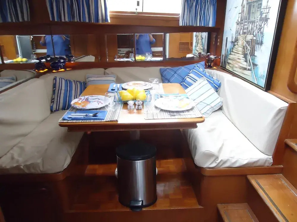 我们的游艇酒店(Our Yacht)