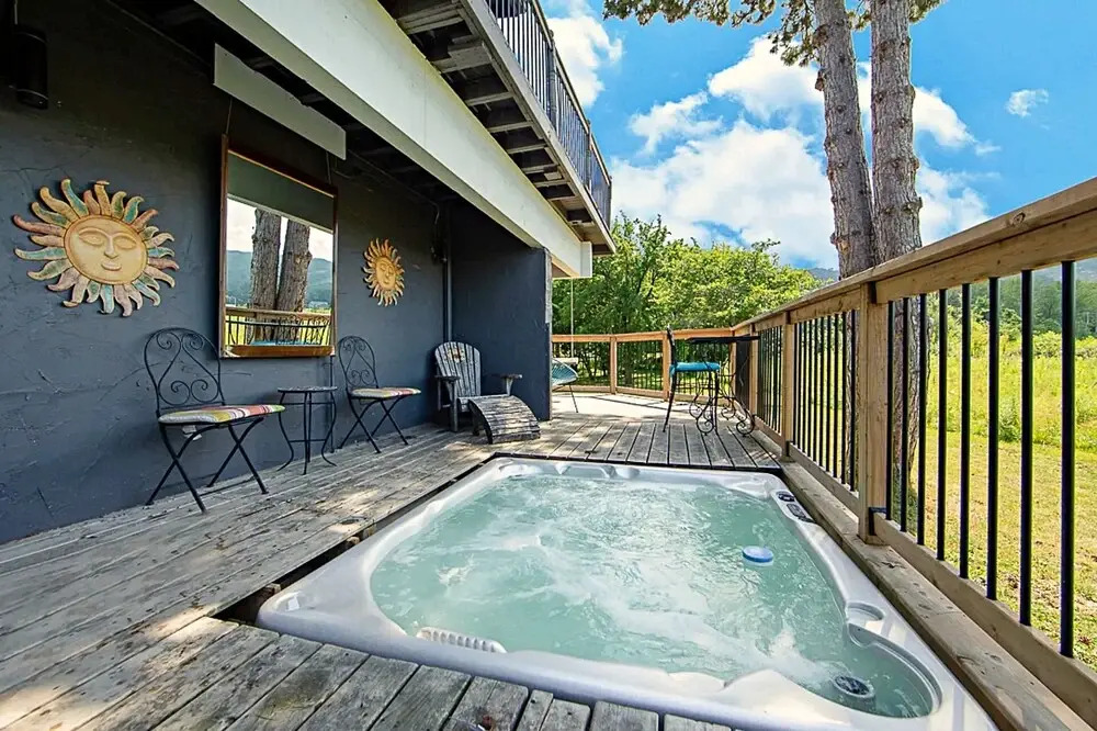 Rustic 5BR Escape  Sauna Hot Tub