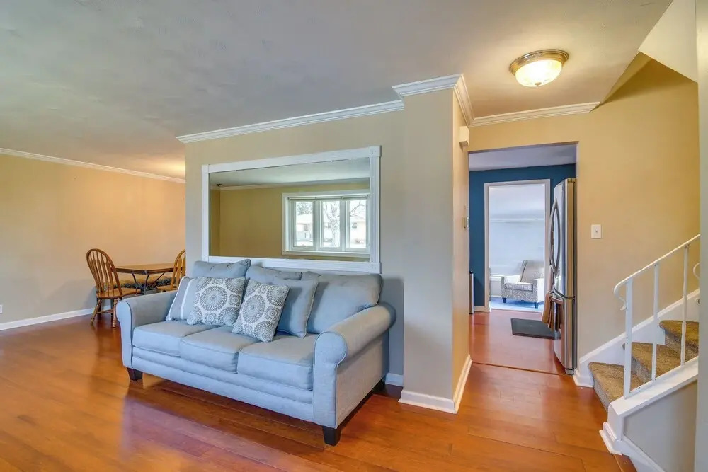 2 Mi to Olde Town! Pet-friendly Haven w/ Sunroom