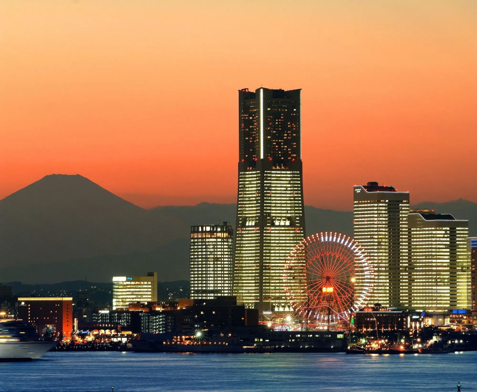 Отель Yokohama Royal Park