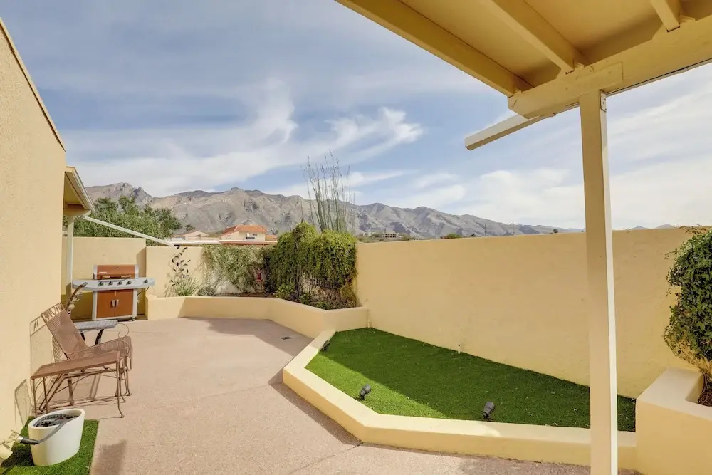 Tucson Townhome w/ Private Patio & Mtn Views!