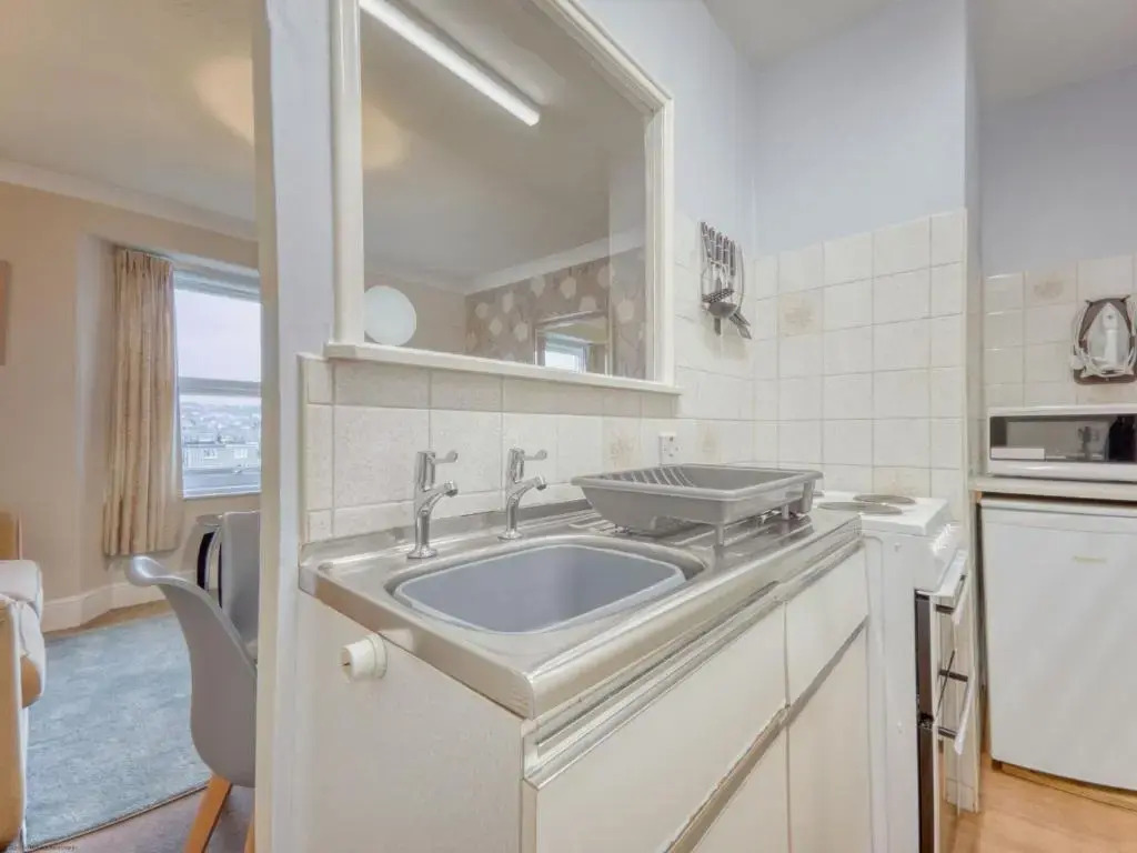 Apartment 6 - 1 Bedroom Town view