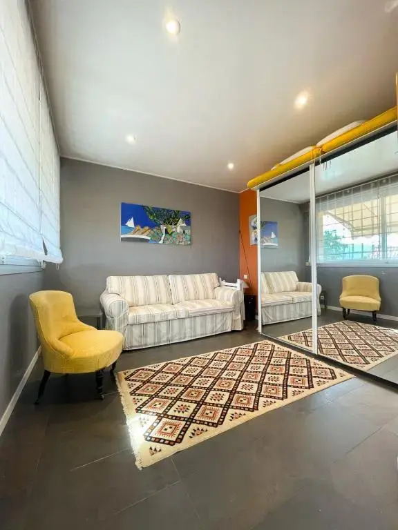 Beautiful House in residence on Mandelieu with SWIMMING POOL access