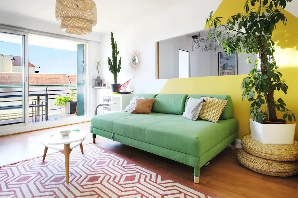 3 Bedrooms Hypercenter Terrace and Parking
