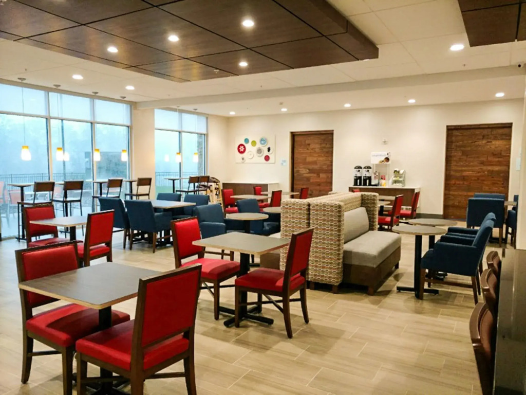 Holiday Inn Express & Suites - Charlotte NE - University Area by IHG
