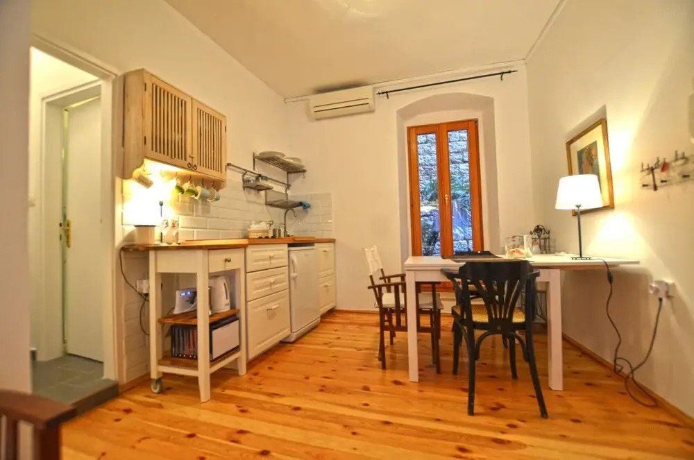 Leko in Rovinj With 1 Bedrooms and 1 Bathrooms