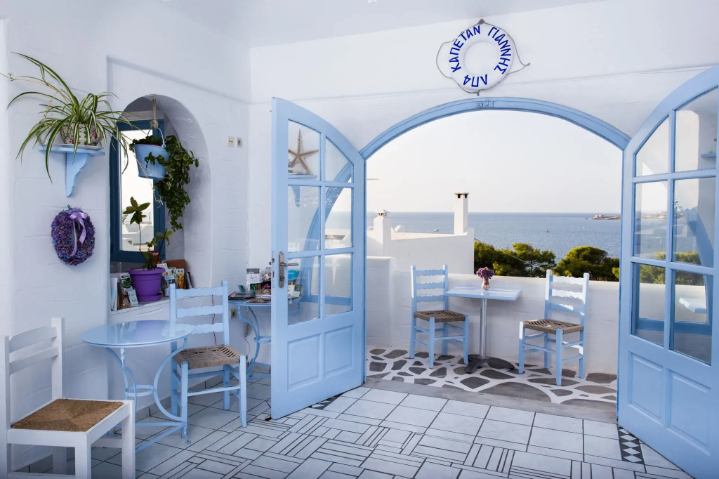 Stratos Apartments & Studios