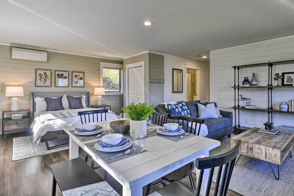 Scenic Studio w/ Loft & View of the Columbia River