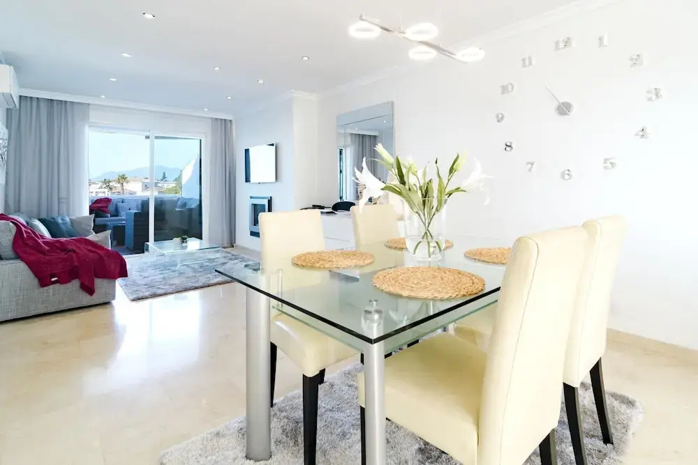 AGC28- 2 bedroom apt walking distance to beach