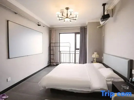 Pingdingshan Atour Hotel