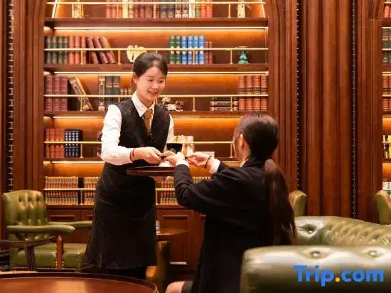 James Joyce Elite MIXC Mall East Coast Shantou Hotel