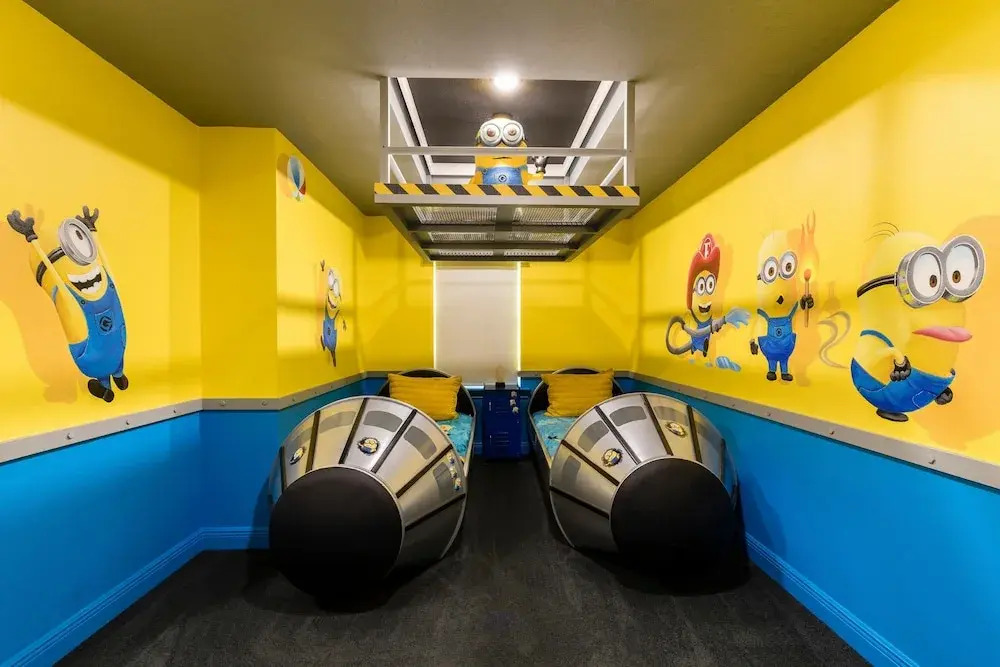 W002: 6 Bed, Minions, Iron Man, 3rd Floor Suite