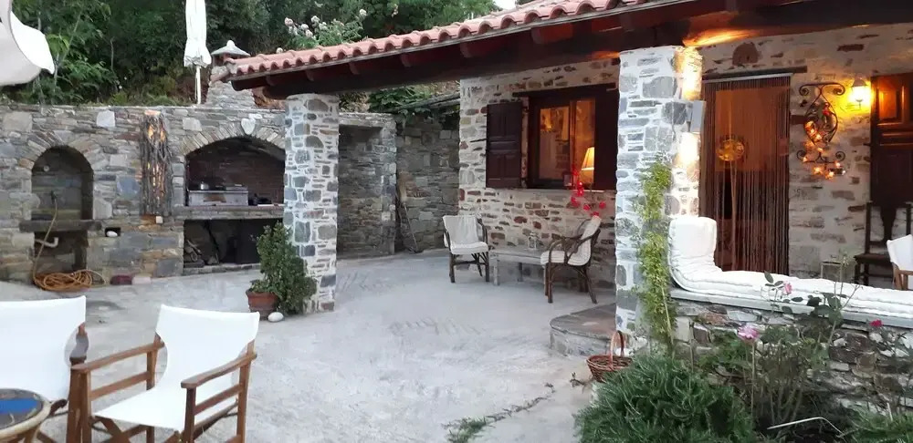 "oikos Jullia - Greece"