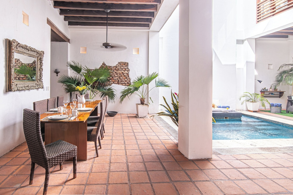 Casa del Agua Pool House by Xarm Apartments