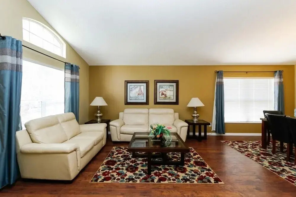 Enchanted Emerald 4 Bedroom Home by RedAwning