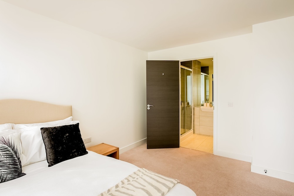 Rethink Living - Luxury Brighton Marina