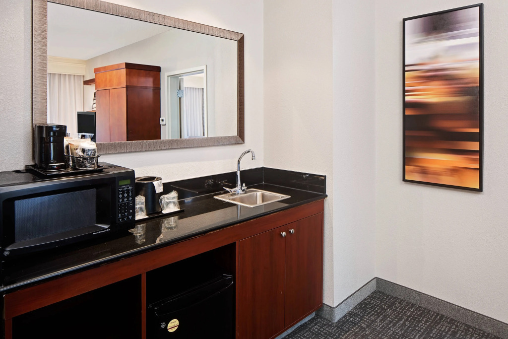 Courtyard by Marriott Pittsburgh West Homestead Waterfront