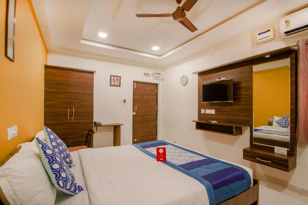 OYO 9968 Srirama Hotels, Kondapur