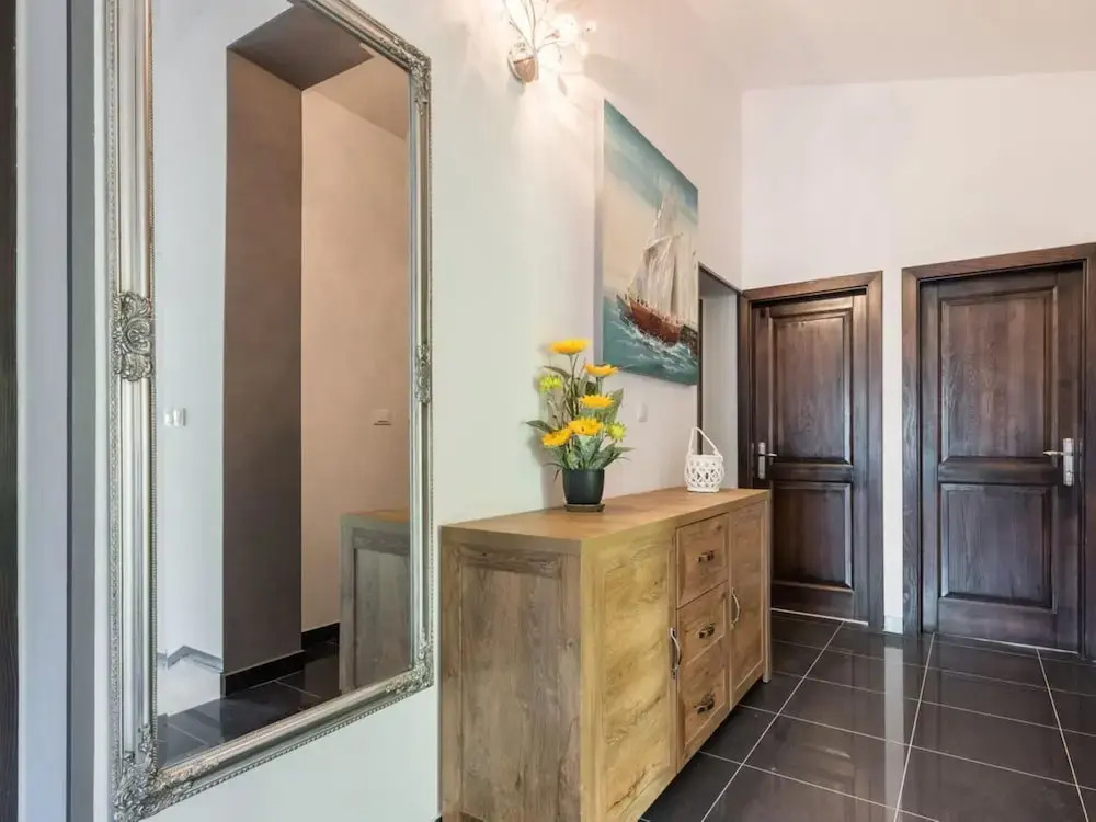 Enticing Villa in Ku?ine With Private Swimming Pool