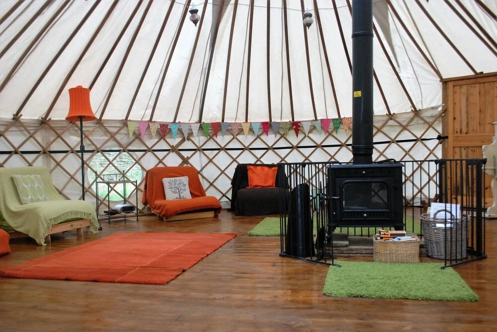 Love2Yurt