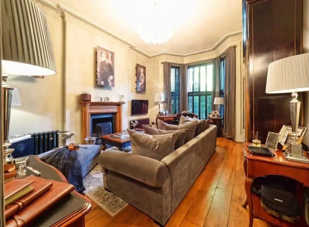 Holland Park Classic High Ceilings Luxury 2 Bed