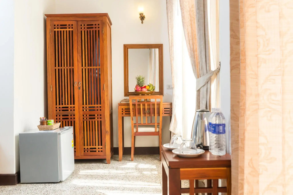 Ang Thong Hotel