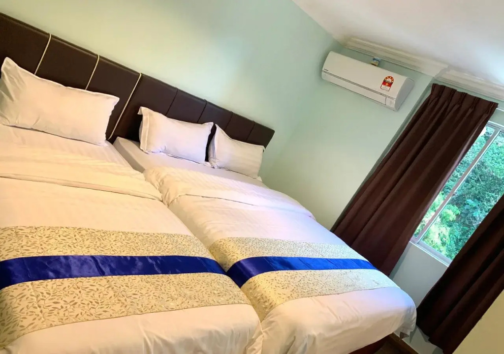 Summer Hotel
