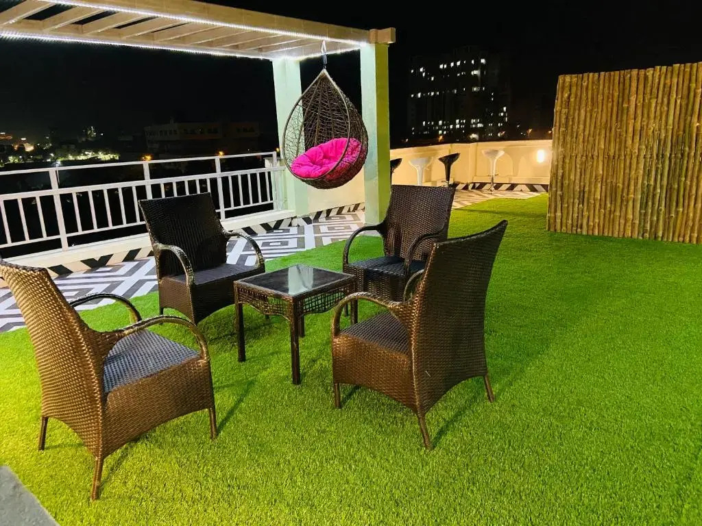 BluO Lake View 1BHK New Town - Terrace Garden, Gym
