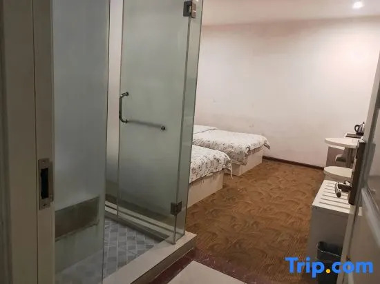 Nanning Yalin Hotel (Guangxi Vocational and Technical College of Industry and Commerce Shop)