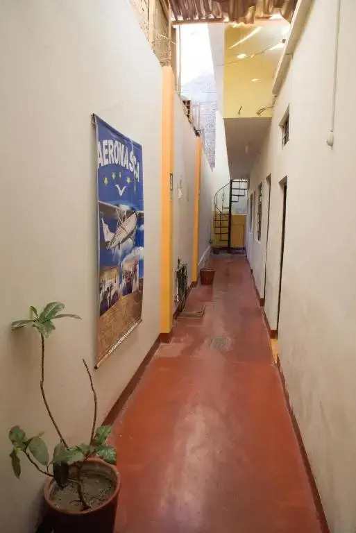 Brabant Hostal