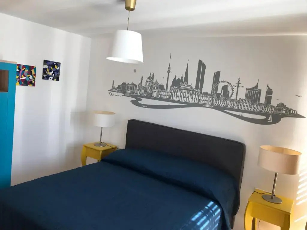 Yellow Flower Apartment with Pool - 5 min to Lake