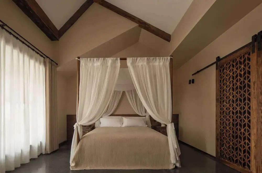 YueLore Retreat