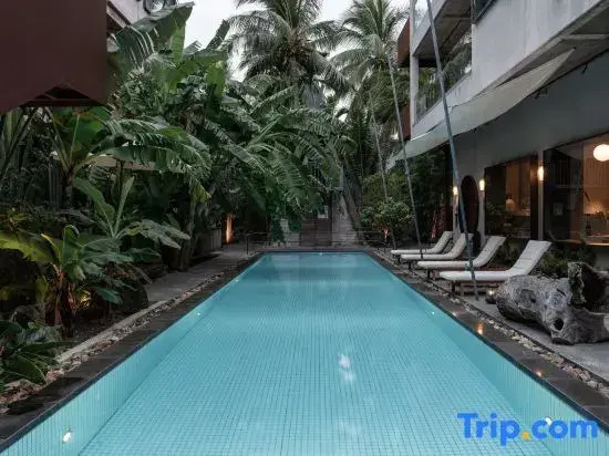 Wonderland Inn, Sanya