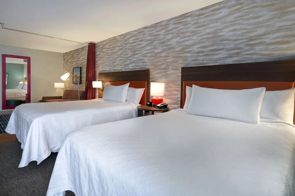 Home2 Suites Wichita Downtown Delano, Ks