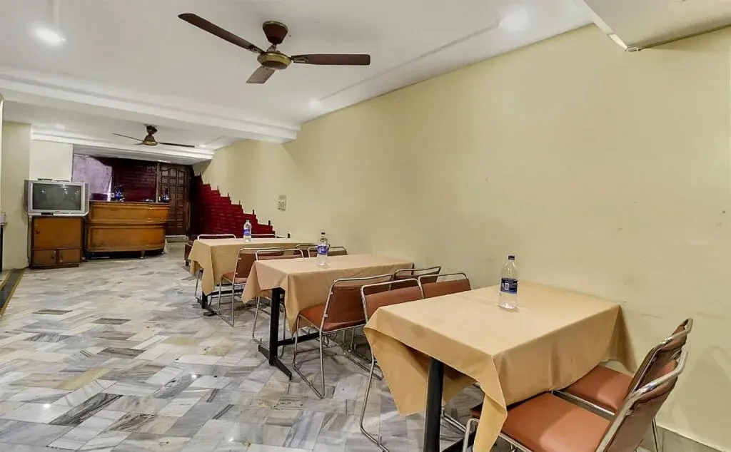 Hotel Kapoor Inn by OYO Rooms