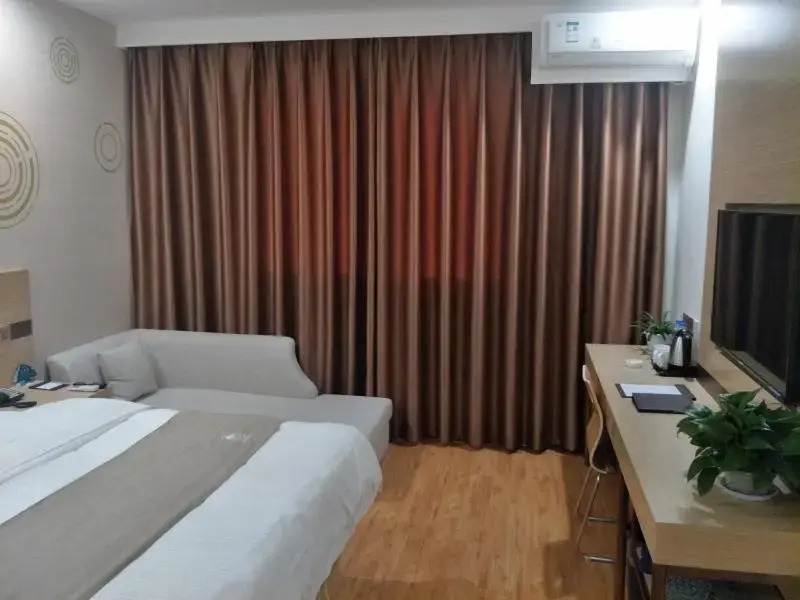 GreenTree Inn Shangqiu Liangyuan District Railway Station Express Hotel
