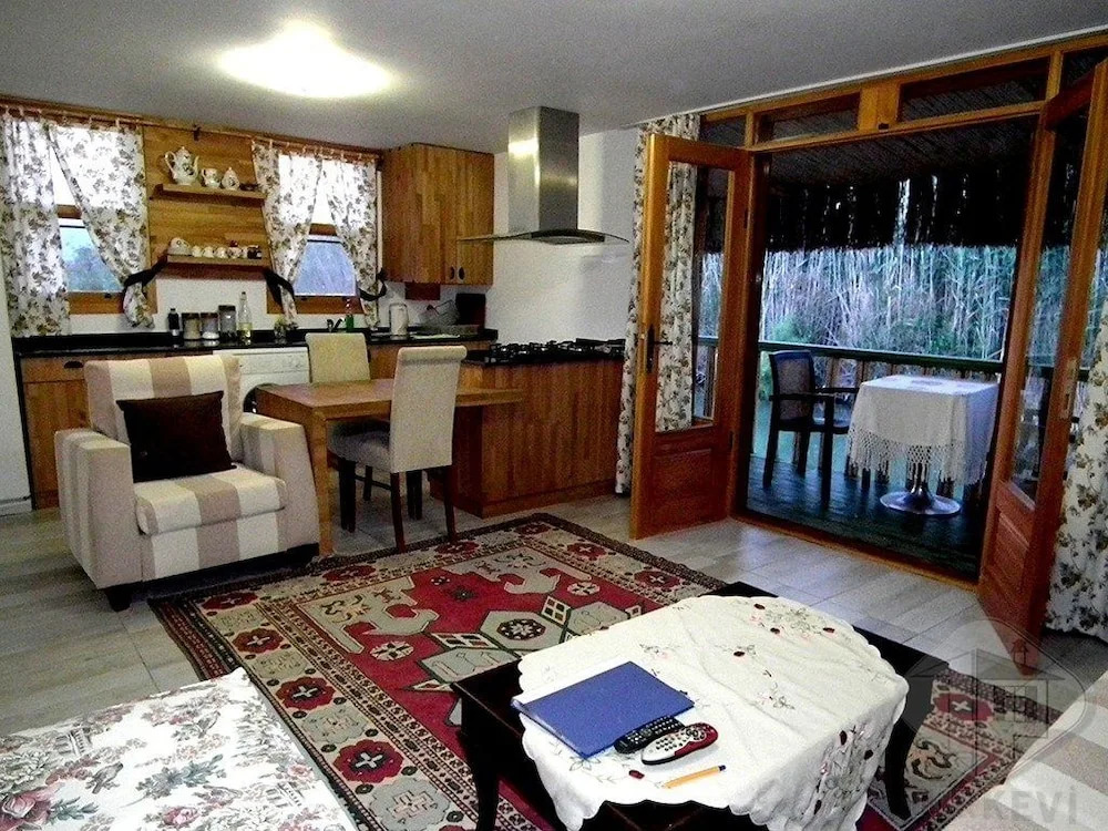 Yalicapkin Cottage