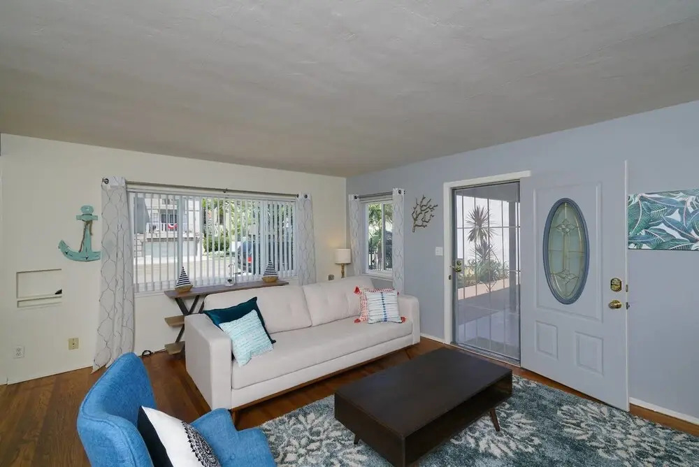 Incredible 3br/ 3BA Apt in Pacific Beach by Domio