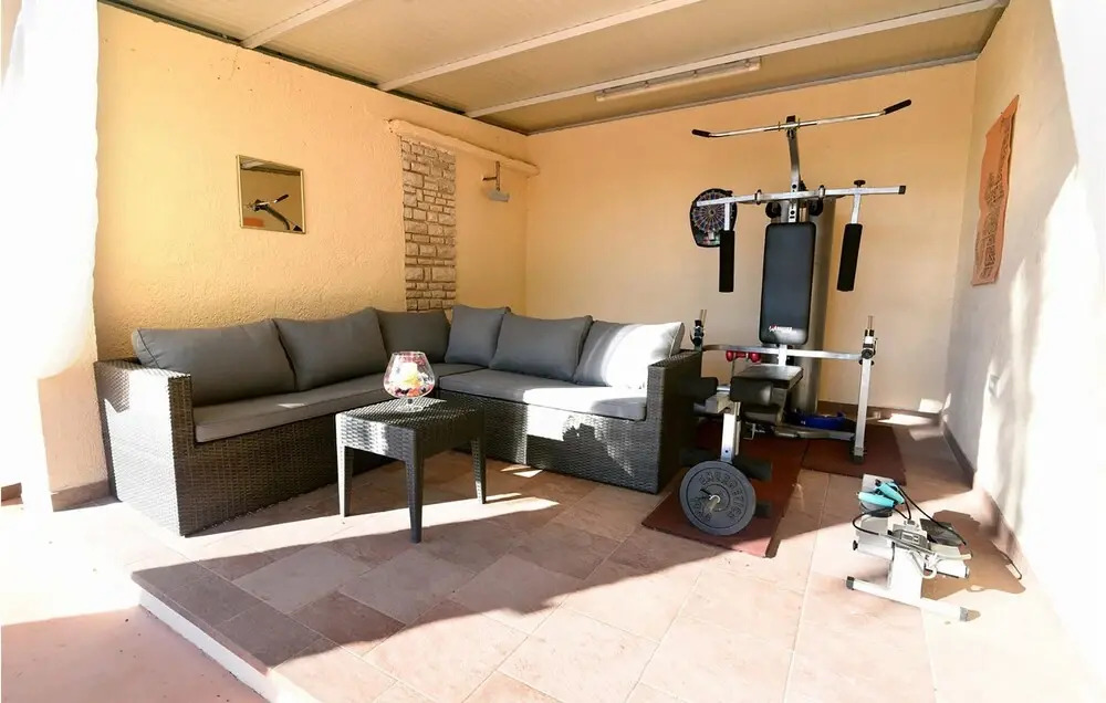 Gorgeous Home In Pula