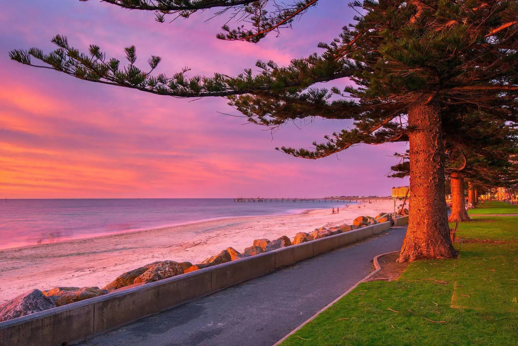 Seawall Apartments