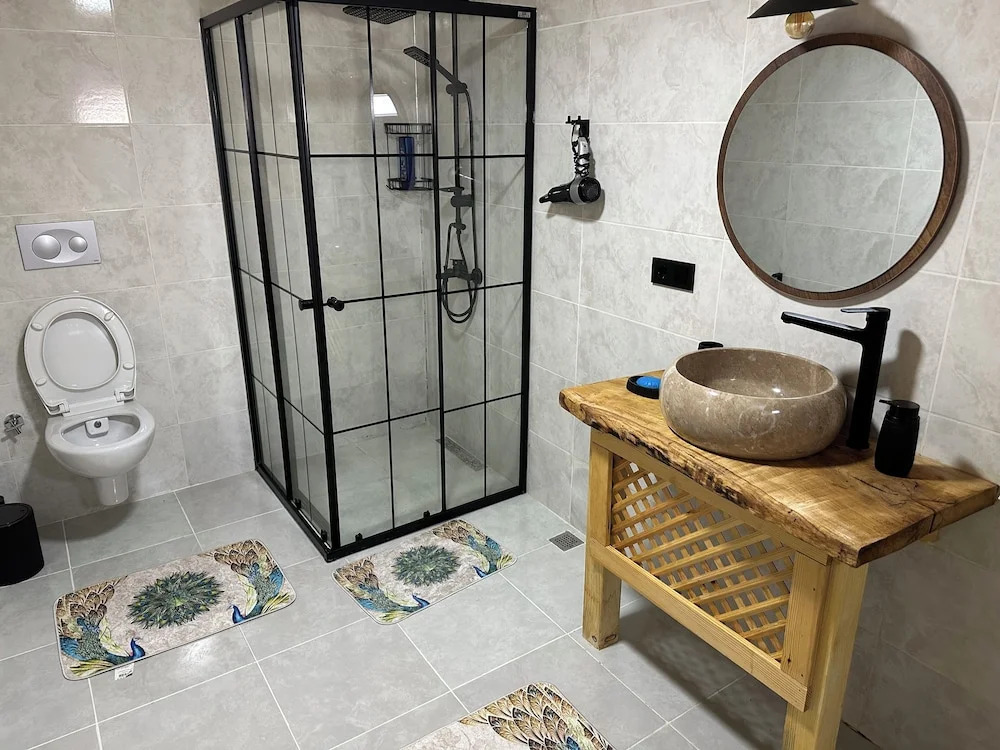 Mariposa Luxury House