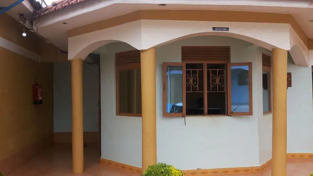 Lira Tasha Hotel