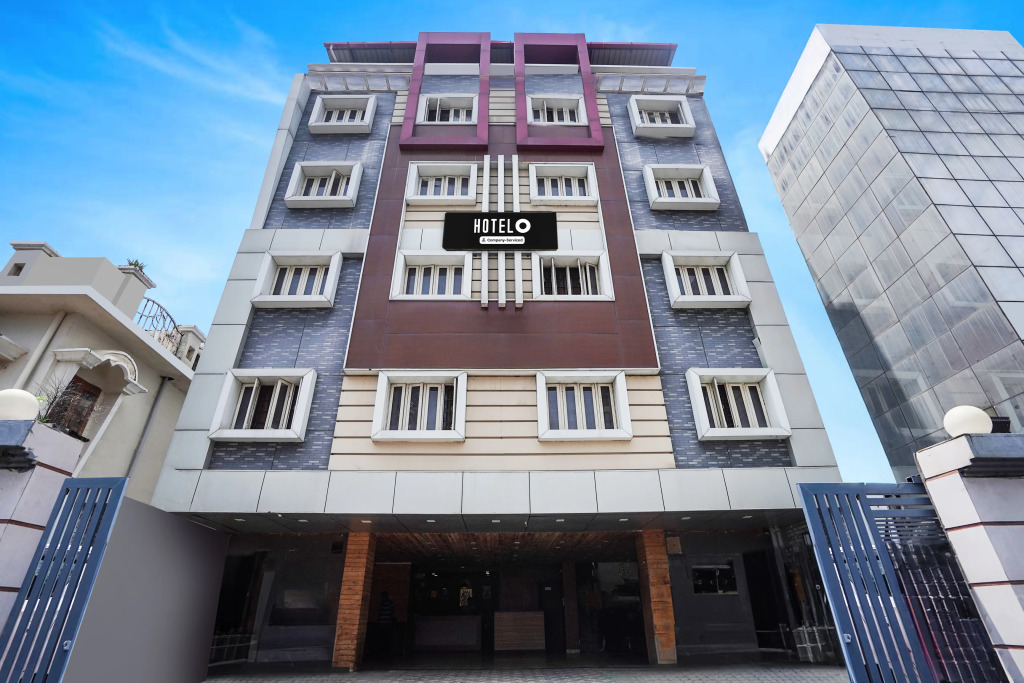 OYO Flagship 111 Canal Road