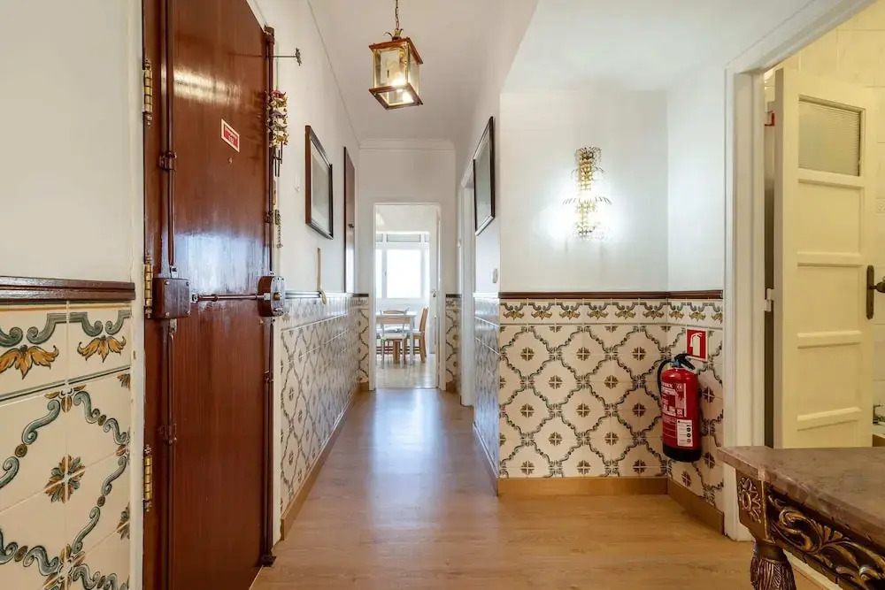 Guestready - Bright 2BR Apartment in the Heart of Graça