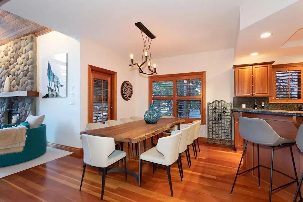Luxury 5 Bedroom Blueberry Chalet
