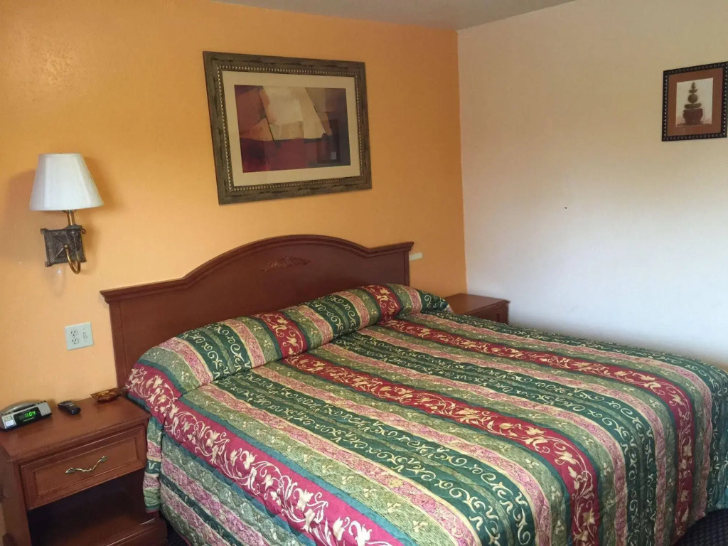 Budget Inn