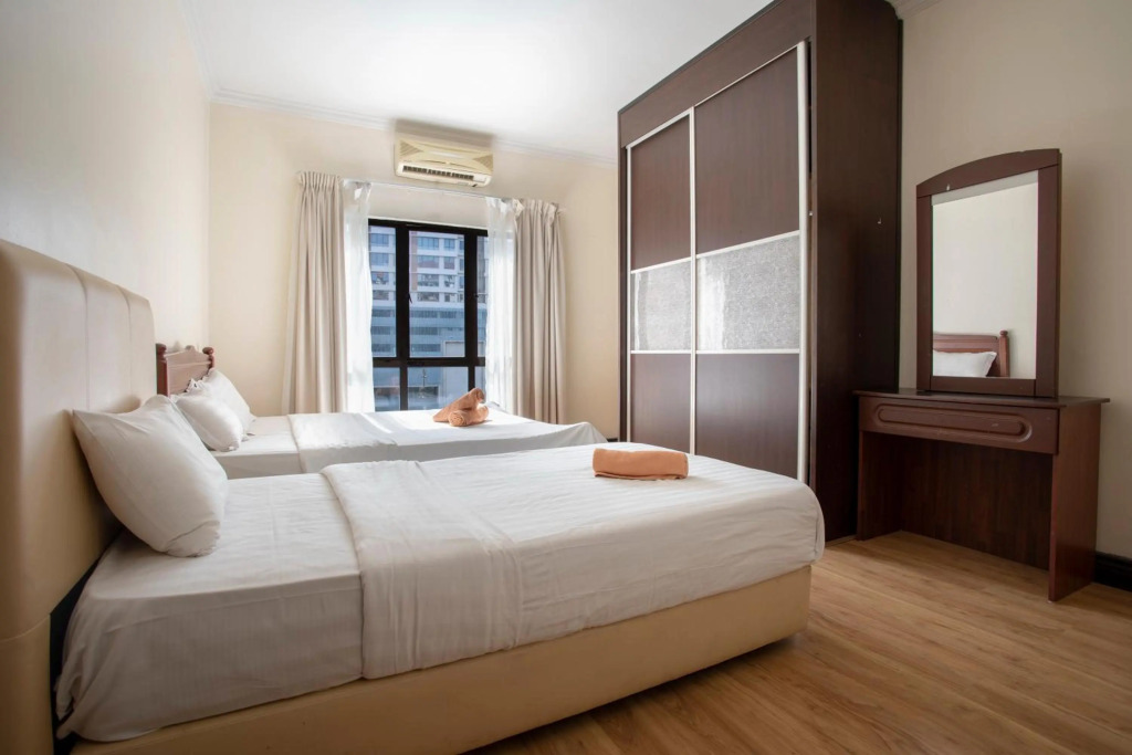 Marina Court Resort- 2 Units Connecting 3Bedroom Pool View Apartment Free 3 Parking MAXIMUM 18PAX INCLDING KIDS